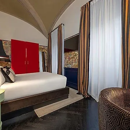 V Collection Condotti Hotel *