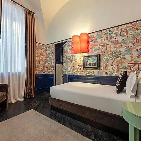 V Collection Condotti Hotel